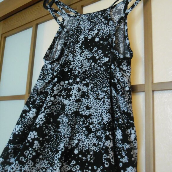 Cute strappy high low top by Arizona Jeans. Small size. - Picture 7 of 8